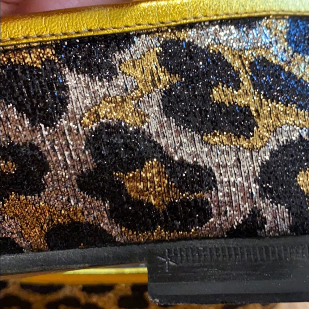 Gucci brocade leopard loafers. Amazing condition! - Picture 5 of 9